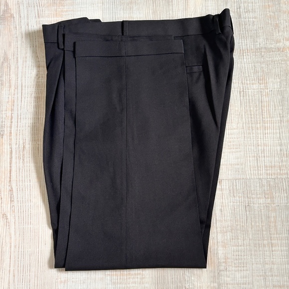 Haggar Dress Pants Mens 36x30 Black Classic Fit Cuffed Pleated Polyester Blend - Picture 1 of 7